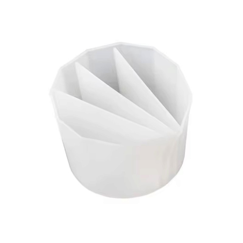 Gobelet 4 compartiments pour résine époxy teintée.