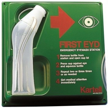 Station de premiers secours pour soins oculaires.