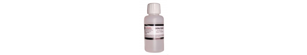 Catalyseur et durcisseur résines